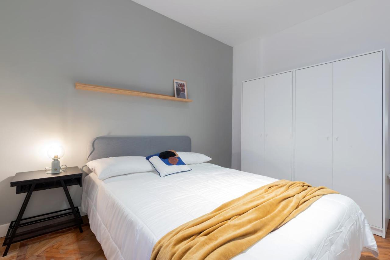 Top Living Apartments - Carducci Торино Екстериор снимка